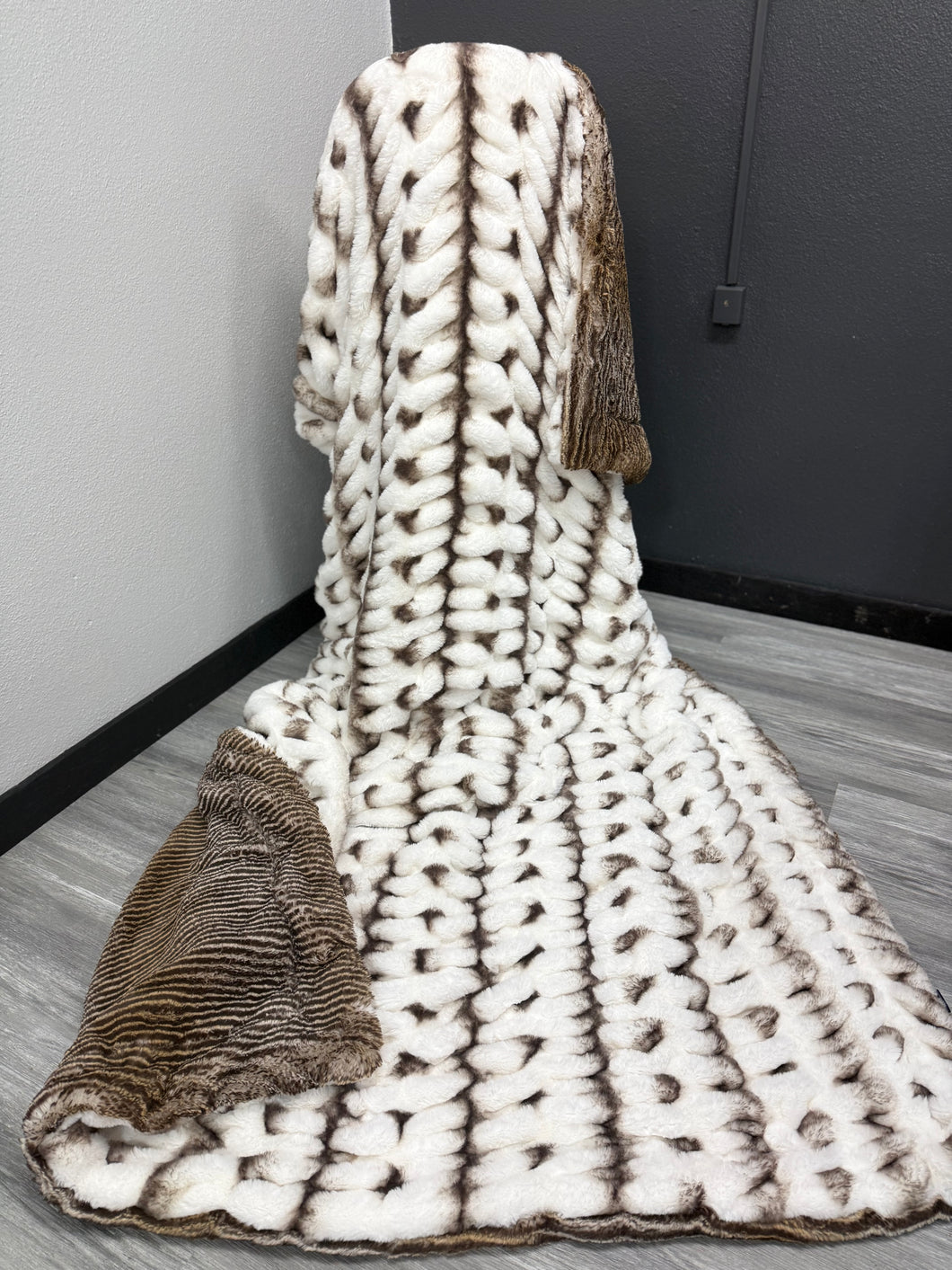 Natural Luca on Caramel Arctic Owl