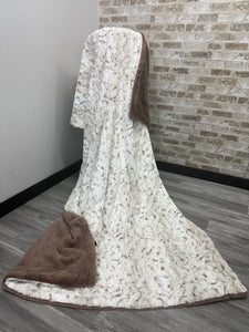 Natural Snowy Owl on Taupe Bunny