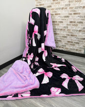 Load image into Gallery viewer, PREORDER ETA 4 WKS! Bow Print on Unicorn Baby Seal/Unicorn Powder Puff
