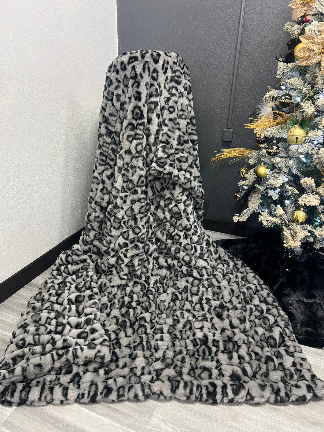 Double Sided Milan Silver Clouded Leopard